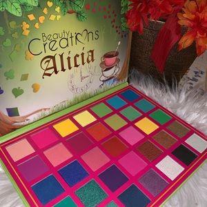 Alicia Palette